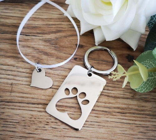 heart in the paw keyring